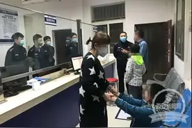 9岁姐姐找弟弟双双走失 原来是去邻居家“蹭吃蹭喝”图片