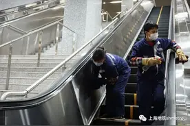 【地铁战“疫”】自动扶梯如何消毒？以下操作画面引起极度舒适图片