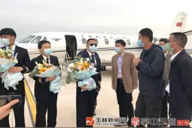 振奋人心！一架校验飞机降落玉林福绵机场图片