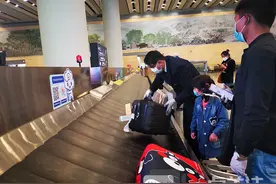 解封首日 武汉共有三个航班飞抵昆明图片