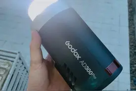 神牛AD300Pro外拍闪光灯图片