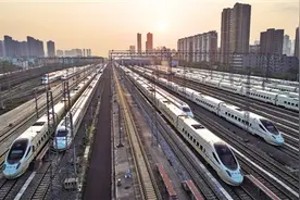 这一天，英雄城市重启希望的列车图片