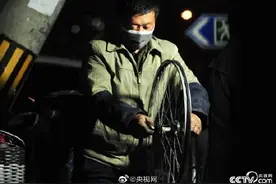 修车师傅北漂20余年夫妻两地分居19年图片