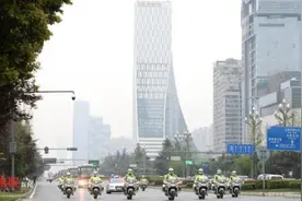 战“疫”时，我送你离开！凯旋时，我迎你回家图片