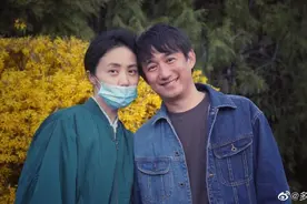瘦了！坚持跑步6个月！48岁的黄磊重回颜值巅峰，网友：好有刚恋爱的青涩感图片