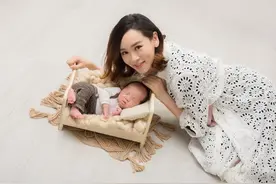 杨思琦二胎儿子继续随母姓 "隐形"老公疼爱不计较图片