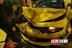 大黄蜂“变形”失败 三车相撞修理费过十万图片