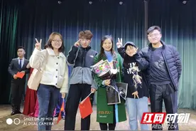 一位在读博士的辅导员情结 怀化学院黄夕雨老师教导学生学会时间管理图片