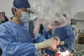 男童摔倒筷子插入颅脑，市儿童医院用5个半小时巧拆“定时炸弹”图片