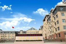 提供住宿、缴纳五险一金……漯河这所高中招聘教师图片