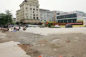 玉城某小区周边环境脏乱差，居民怨声载道图片