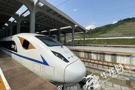 川渝贵跨省环线高铁重庆始发列车今日发车啦图片