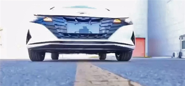 现代全新国产伊兰特下线：外观“减配”车身加长尺寸超思域