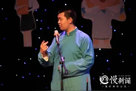慢新闻·人物 | 数学才子说相声：从26名观众到座无虚席图片