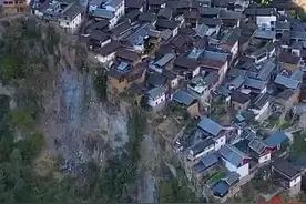 “白云深处有人家”108户？云南这个悬崖上的村庄火了图片