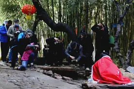 “诗情画意看沂蒙”摄影采风活动在竹泉村·红石寨景区启动图片