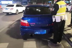 男子改装车辆炸街，被株洲交警火速查获图片