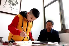 我们的美丽庭院｜爷爷教孙子画中国画 美丽庭院里的文明家风视频封面