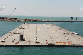 深中通道海底隧道首节沉管成功下水 打造世界最宽海底隧道图片