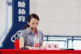 一位在量子世界遨游的南邮女教授图片