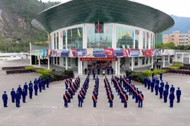 圆满完成任务！广东省消防救援队伍支援湖北抗疫突击队返粤图片