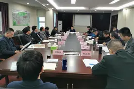 集中精力 攻坚克难 开发区启动“万亩千亿”新产业平台建设图片