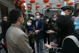 疫情平稳后，那些进入武汉的外媒记者图片
