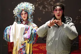 《鬓边不是海棠红》：网剧里的京剧，京剧里的人生图片