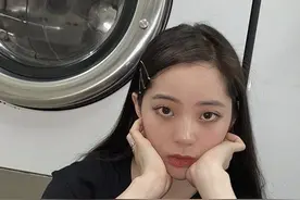 真·穿搭宝典！欧阳娜娜私服简单休闲 少女感满分图片