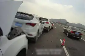 刚跟妻子分析高速行车风险，十秒后追尾视频封面