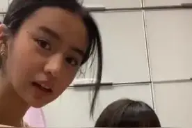 木村姐妹直播为妈妈做生日蛋糕 卖相获赞饱含心意图片