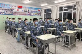 大连海军航空实验班首批学子已归队图片