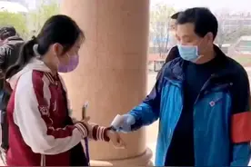 真香！鸡腿、排骨...视频直击！开学第一天，日照一中食堂图片
