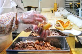 受贿上亿元的副部级贪官，为何怀念起8分钱的肉夹馍？图片