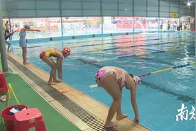 肇庆端州区中考体育100米游泳项目6月开考图片