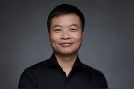 「人物」何小鹏：何来小鹏图片