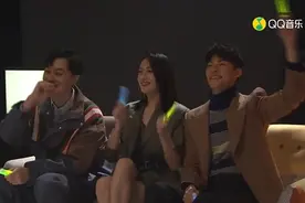 战歌起！《想见你》李子维黄雨萱同看伍佰演唱会图片
