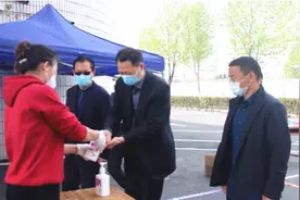 合肥经开区党工委委员、管委会副主任王家和一行来皖智高复学校检查开学工作图片