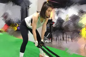 贾静雯分享健身照 挥汗如雨有成效希望大家监督图片