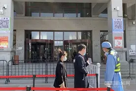 按时“赴约”不聚集｜哈医大二院全面实行线上分时段预约诊疗图片