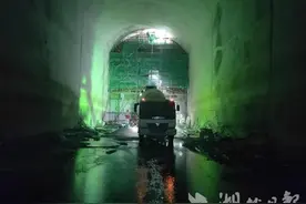 溇水江坪河水电站大坝导流洞永久堵头建设提前完工图片
