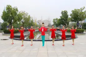 好久不见！浙江27岁广场舞男神再开跳，大妈们激动“复工”图片