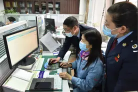 中国石化仪征化纤首条熔喷布生产线投产，获退税2300万图片