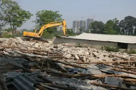 邕宁区拆除五万多平违建房图片