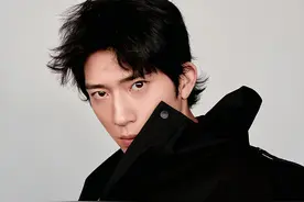 井柏然 随性抓拍成杂志封面图片