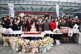 山影：积极战疫走出阴影，全面复工有序生产图片