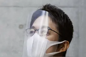 东京奥运会火炬设计者分享自制面罩方法：希望帮到医护人员图片