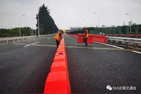 注意！今晚这段时间昆玉高速鸣泉至马金铺段车辆不能驶入图片