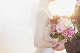 影院拍婚纱、婚礼主持开货车......尚未复工的人们，他们在如何自救？图片