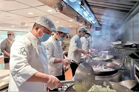 一条朋友圈引来名厨“总动员”：日均2万份盒饭支援抗疫一线图片